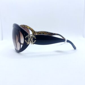 Alternative view of Roberto Cavalli 382